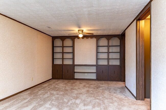 1BR, 1BA - 522SF - Living Room