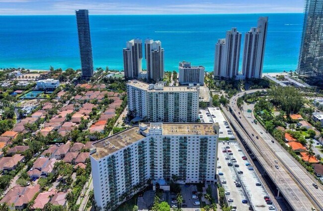 Building Photo - 19380 Collins Ave Unit 526 Rental