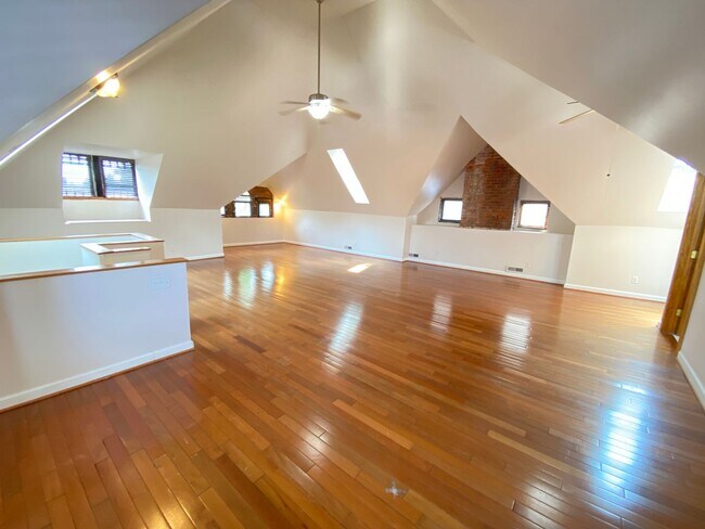 316-318 W 7th Ave