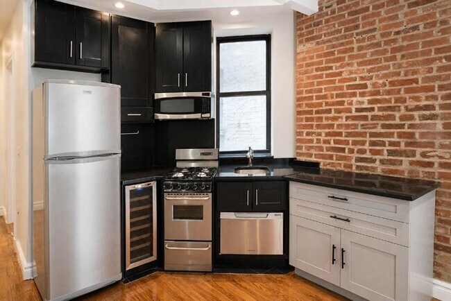 Photo - 250 Mott St Unit 16
