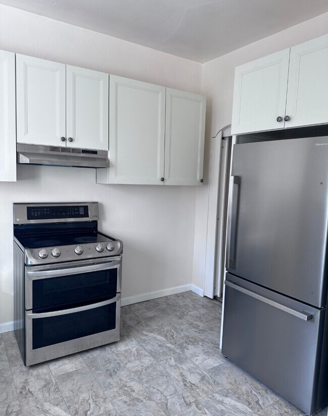 Photo - 128 S 2nd St