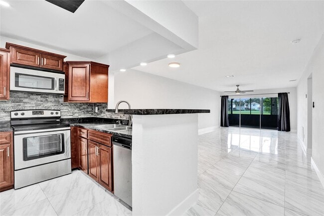 Photo - 9540 Oakburst Ln