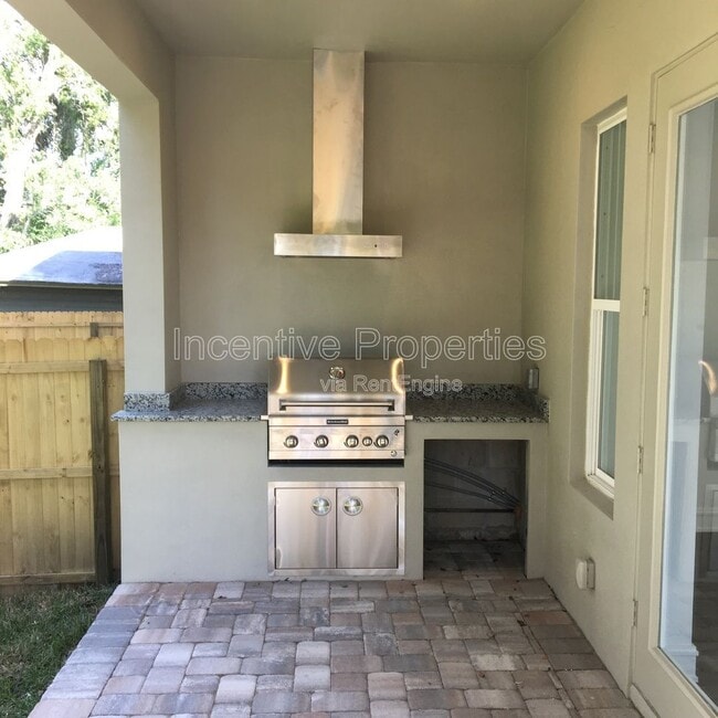 Photo - 109 E Evans St