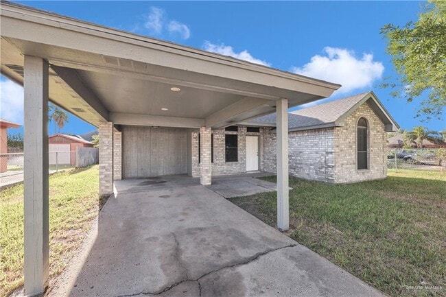 Photo - 21 Camelot Dr