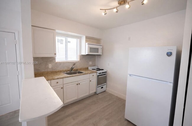 Building Photo - 1070 NE 80th St Unit 1