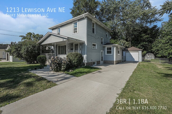 Photo - 1213 Lewison Ave NE