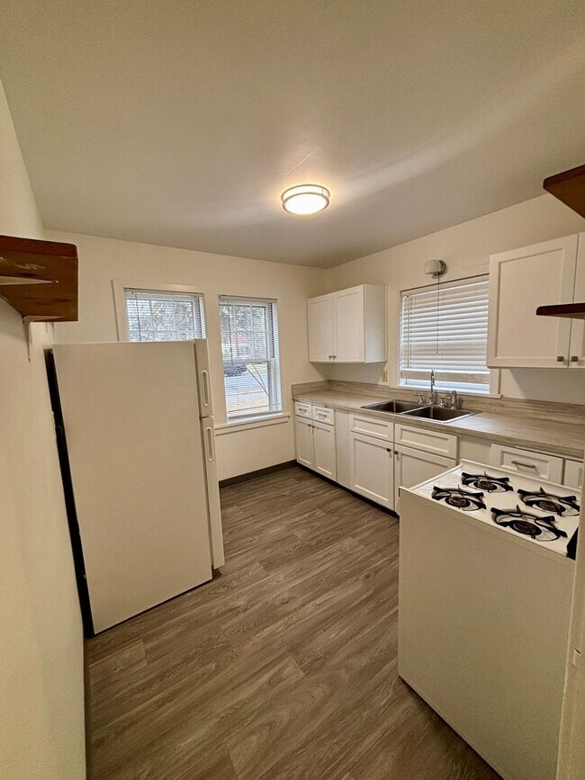 Photo - 828 1/2-615 1/2 Miles Ave Unidad 615 Miles Ave