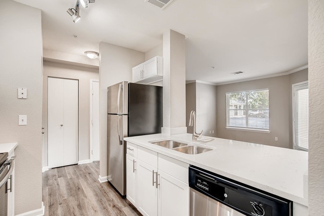 Stonebridge at Twin Peaks | Longmont, Co. Apartments
