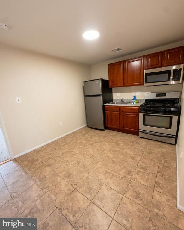 Photo - 1438 Snyder Ave