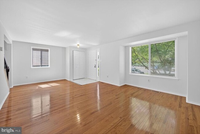 Building Photo - 7827 Archbold Terrace