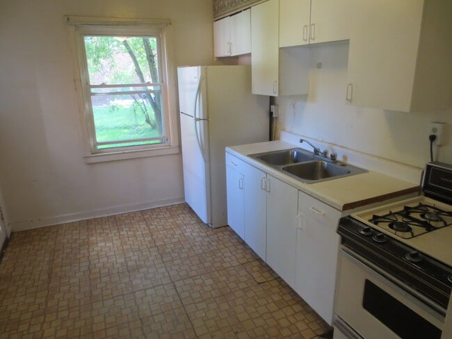 Photo - 339 Hemlock Dr