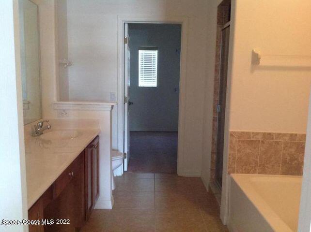 Photo - 131 Majestic Bay Ave