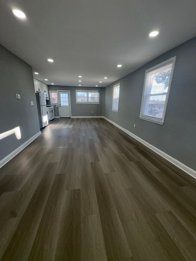 Photo - ** 3 BEDROOM TOWNHOME AVAILABLE**