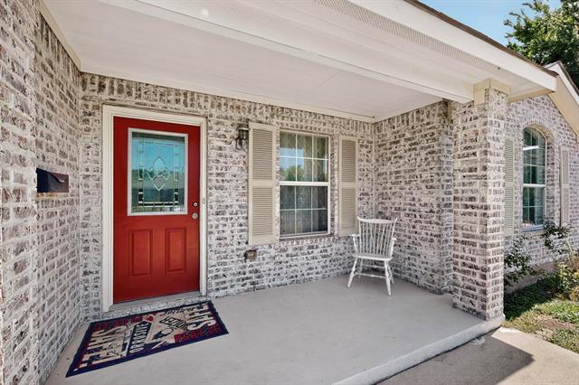 Photo - 6622 Victoria Ave