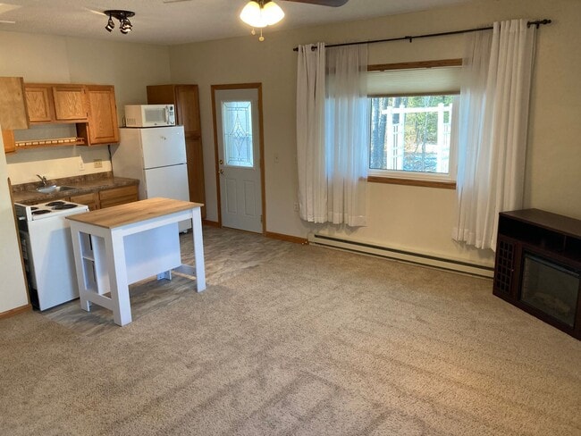 Building Photo - 4978 Maribe Dr Unit Apt A