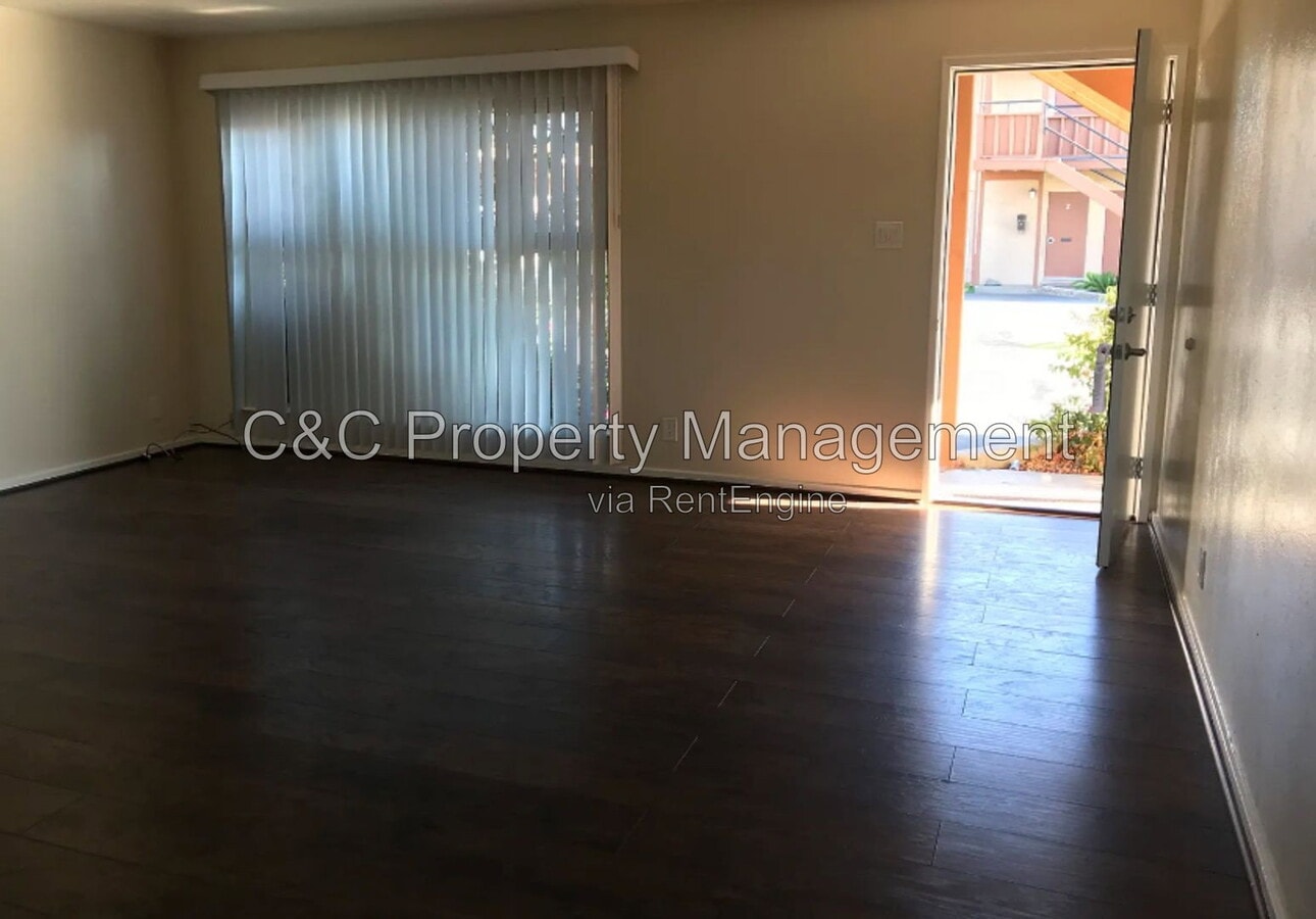 Photo - 926 Lupin Dr Unit 3