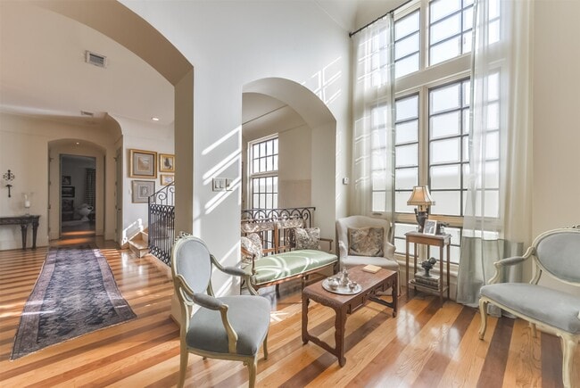 Photo - 2712 Ferndale St