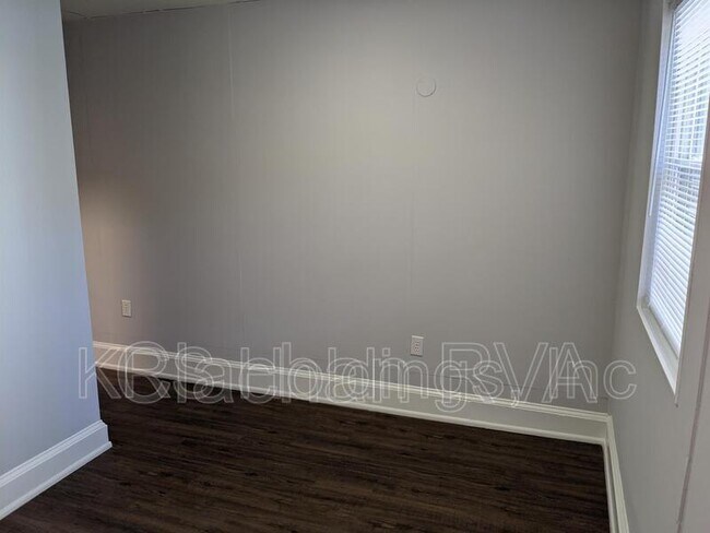 Photo - 908 W Broad St