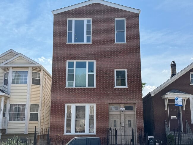 Building Photo - 2129 W 18th Pl Unit 3