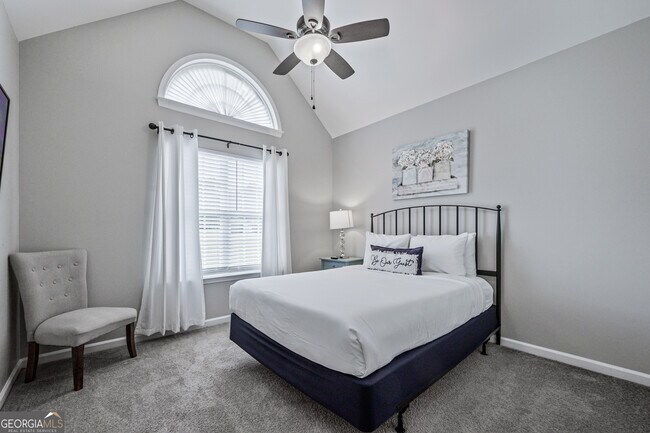 Photo - 11 Cobblestone Dr NW