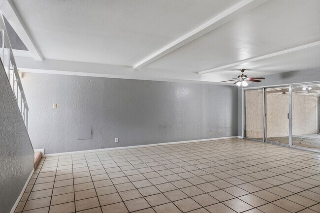 Photo - 100 Royal Way Dr
