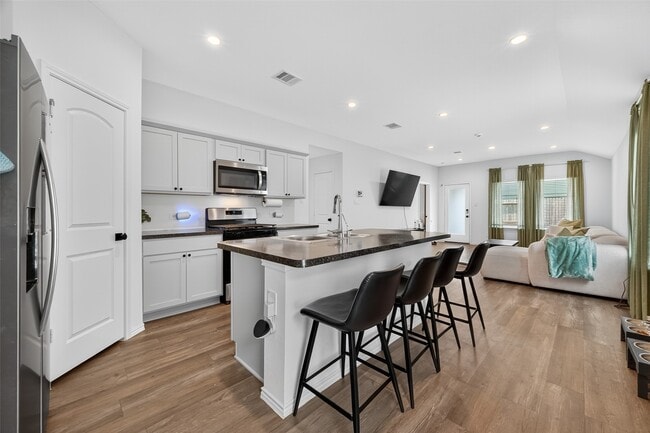 Building Photo - 24422 Oriole Summit Dr