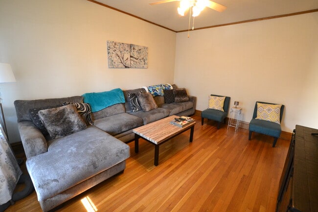 Photo - 3767 N Lakewood Ave Unit 2