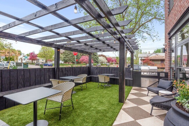 Photo - 1000 Main Street Apartments