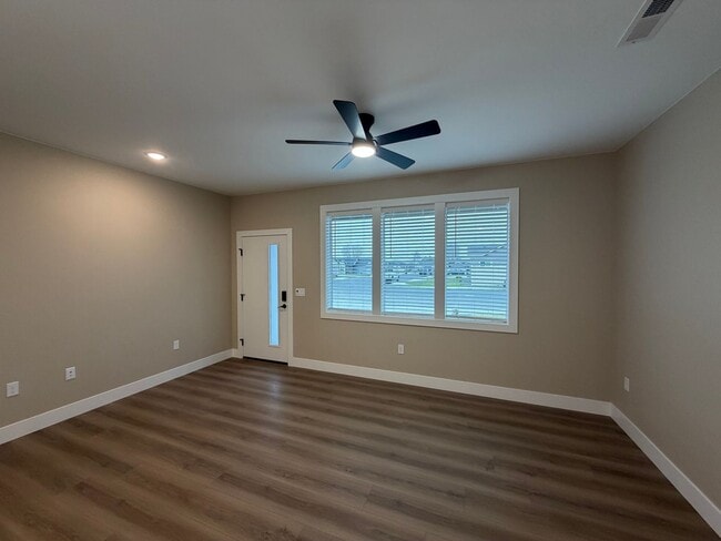 Photo - 2117 Carr Rd