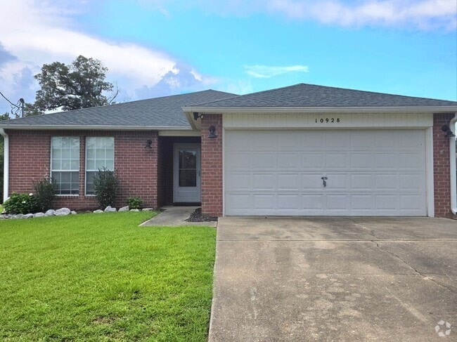 Building Photo - 3/2 Cul-de-Sac Home with Huge Fenced Yard ...