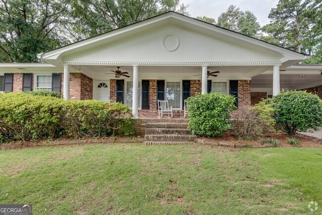 Building Photo - 2823 Ponderosa Cir Rental