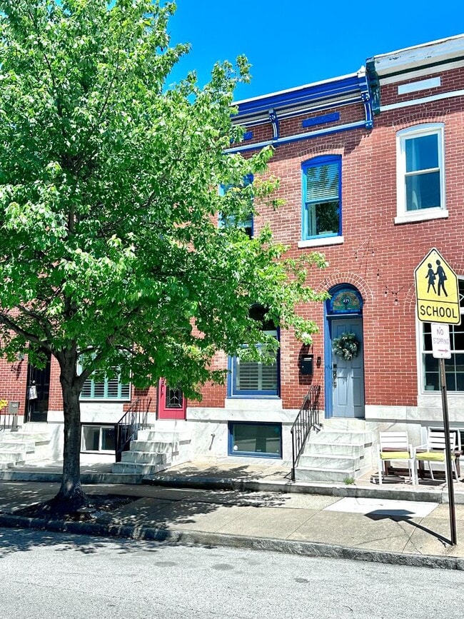 Building Photo - 271 S East Ave