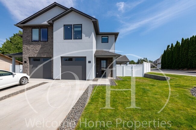 284 NE Maple St Unidad 284 Maple #2