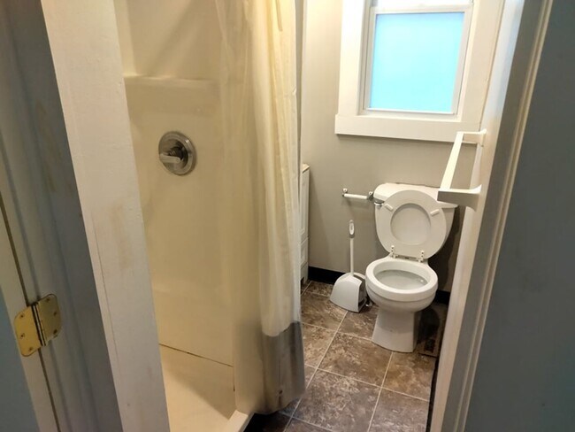 Photo - 28 Rowley St Unit Down back