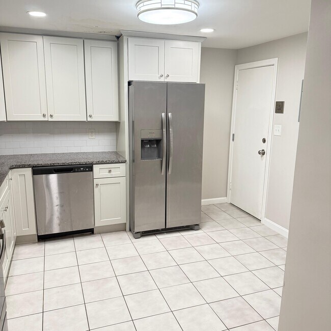 Photo - 9 Lancelot Ct Unit 8
