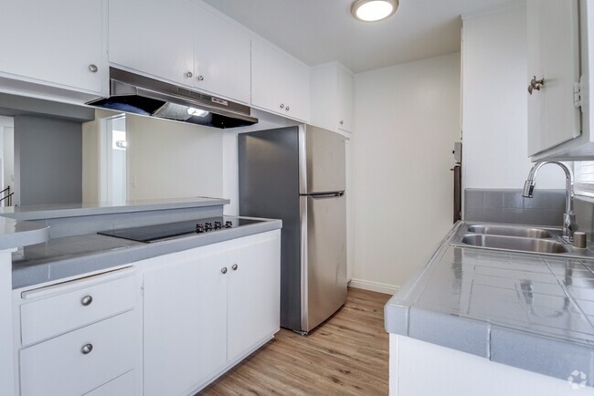 Building Photo - 437-441 W. Queen St Rental