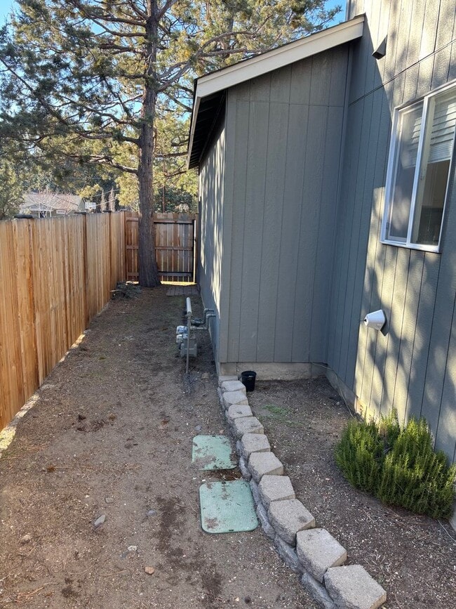 Photo - 3 BR/2.5 BA Townhouse