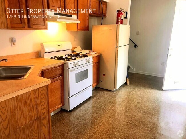 Building Photo - 2BR/1BA Sunny West Philly Apt with Washer/... Unit B