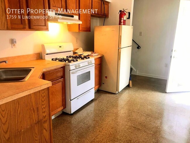 2BR/1BA Sunny West Philly Apt with Washer/... - 2BR/1BA Sunny West Philly Apt with Washer/... Unidad B