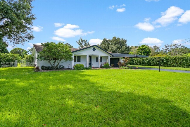 Photo - 14330 SW 16th St