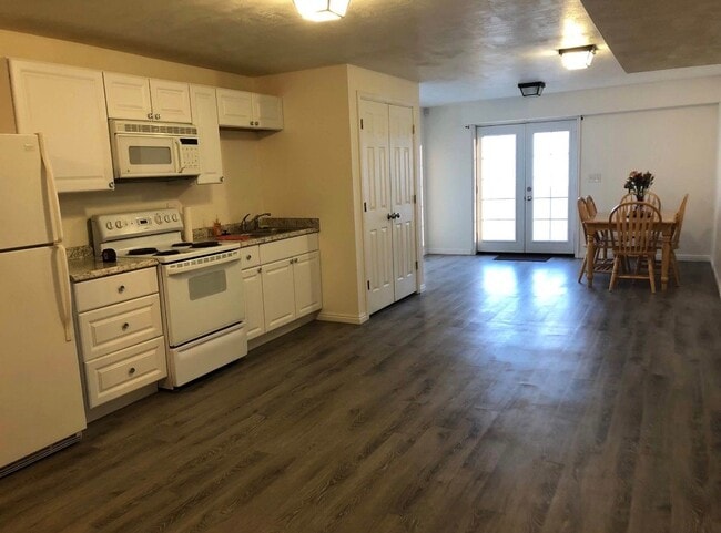 3276 Cedar Grove Ln