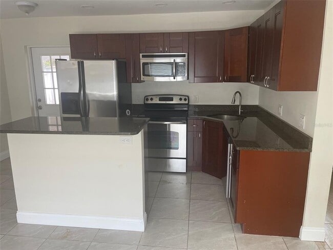 Photo - 5066 3rd St N