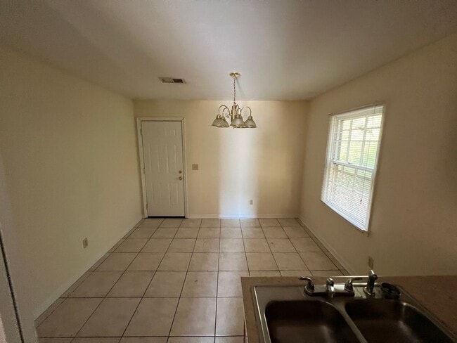 Photo - 120 Mitchell Cir