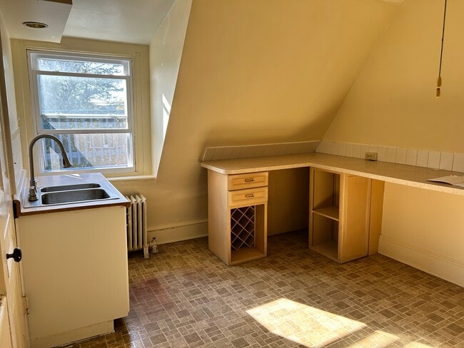 Photo - 840 Centre Ave Unit 840 Centre ave