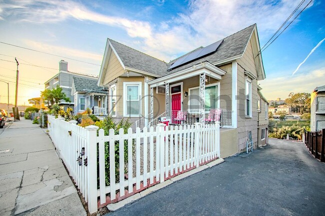 Photo - 839 N Bunker Hill Ave