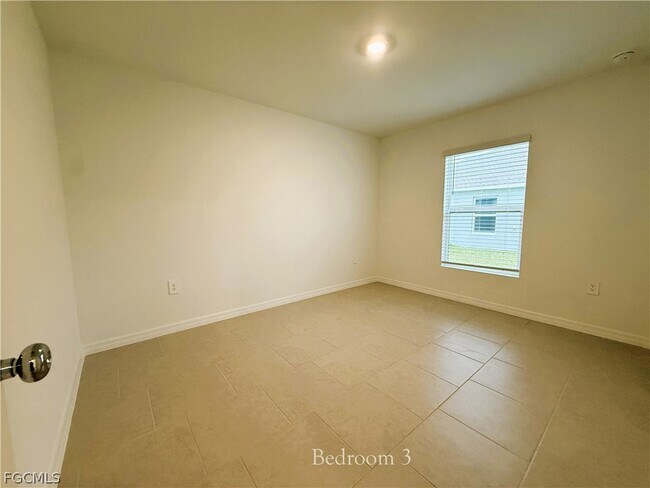 Photo - 335 Parish Dr