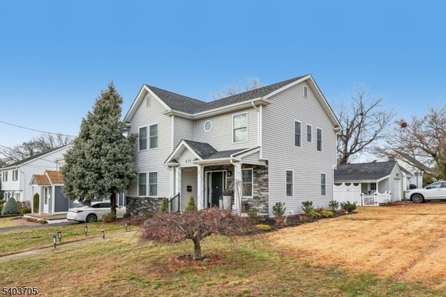 Photo - 3-11 Lyons Ave