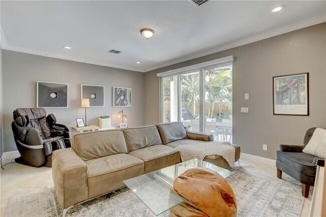 Photo - 1109 NE 16th Ave