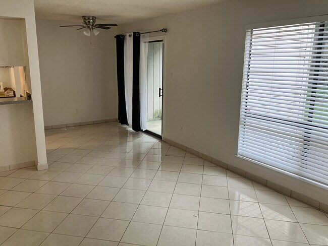 Building Photo - 2837 Sonora Dr Unit 2837