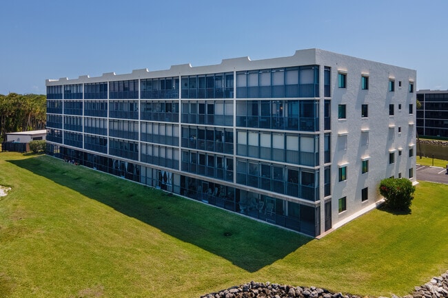 5801 N Banana River Blvd Cabo Cañaveral, FL 32920-3902 - Casta Del Sol Condo Association